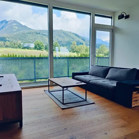 Apartment Penthouse Am Golfplatz, Naehe Redbull Ring *
